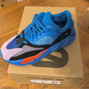 Yeezy Boost 700 Hi-Res Blue Men’s Size 5.5 Multicolor Sneakers Authentic